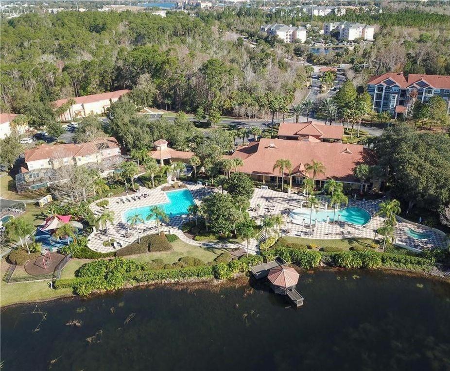 New! Lakefront Views- Encantada Townhouse Hébergement de vacances