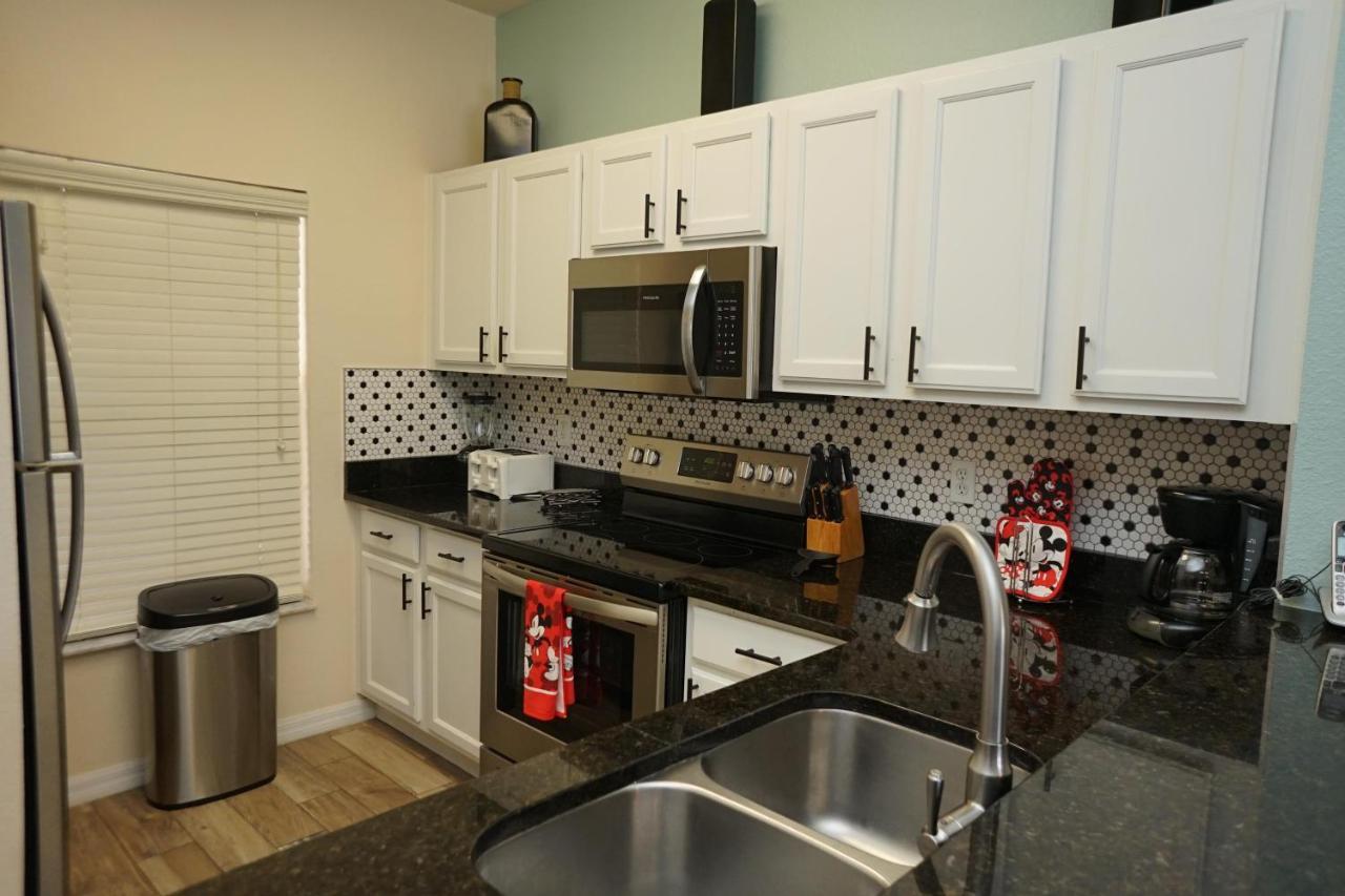 New! Lakefront Views- Encantada Townhouse Kissimmee