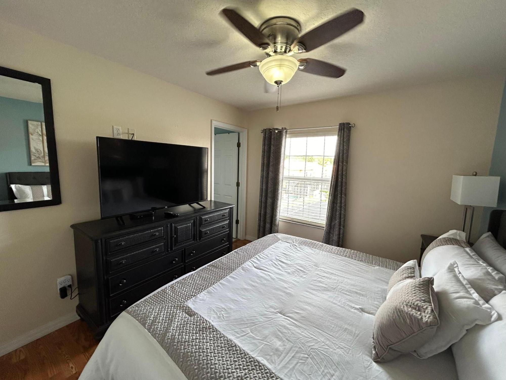 New! Lakefront Views- Encantada Townhouse Hébergement de vacances Kissimmee