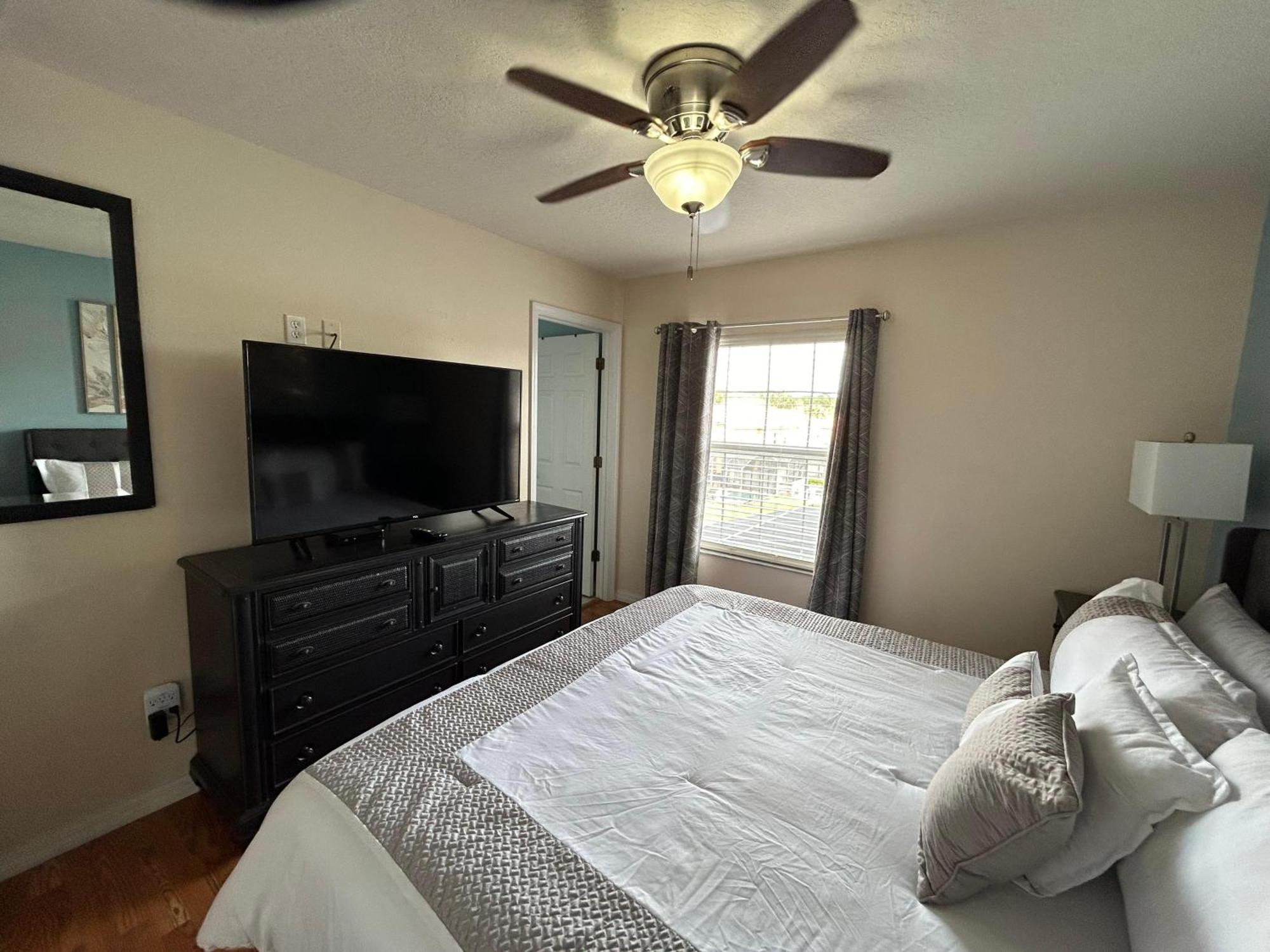 New! Lakefront Views- Encantada Townhouse Hébergement de vacances Kissimmee