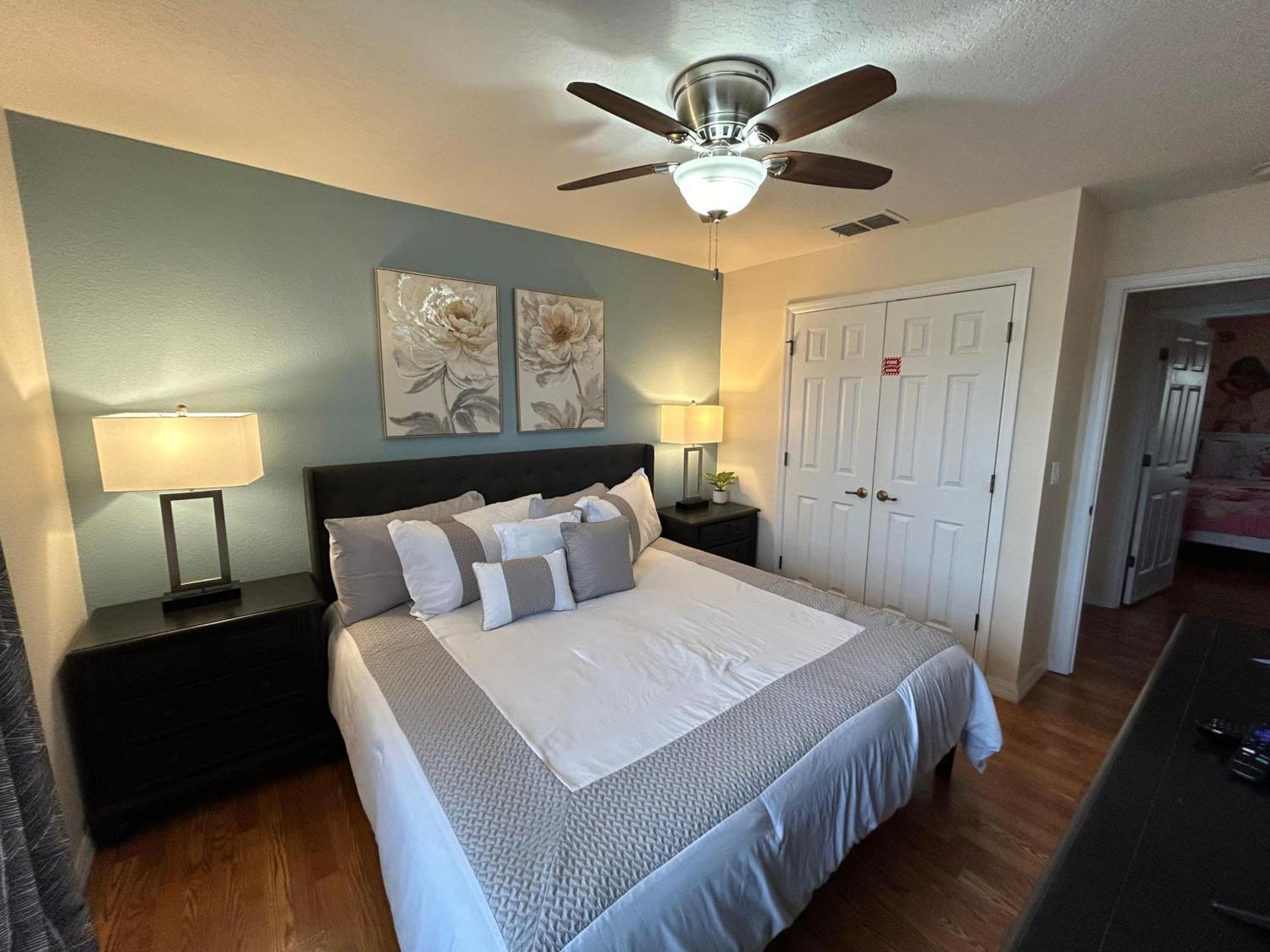 New! Lakefront Views- Encantada Townhouse