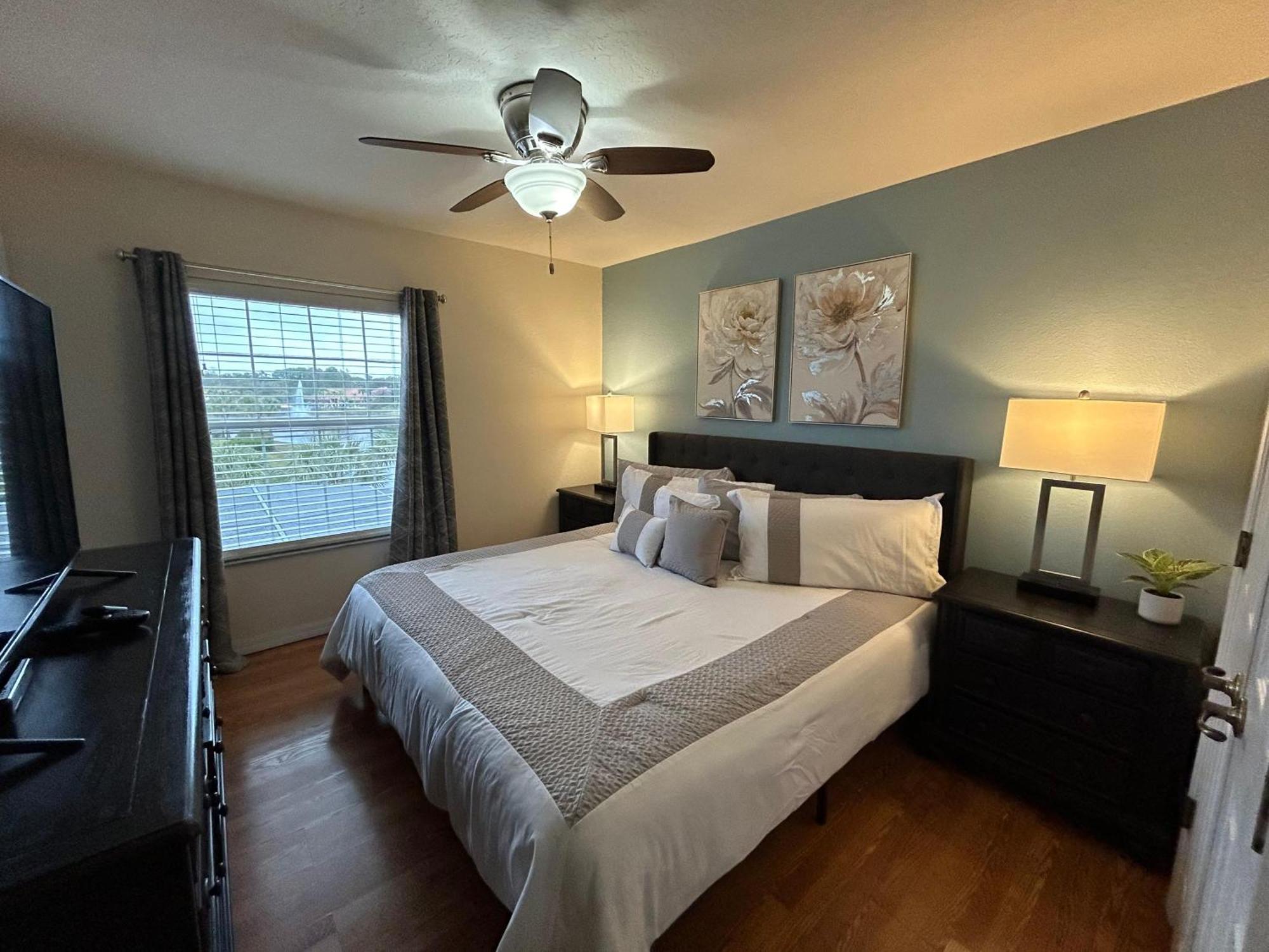 New! Lakefront Views- Encantada Townhouse Kissimmee