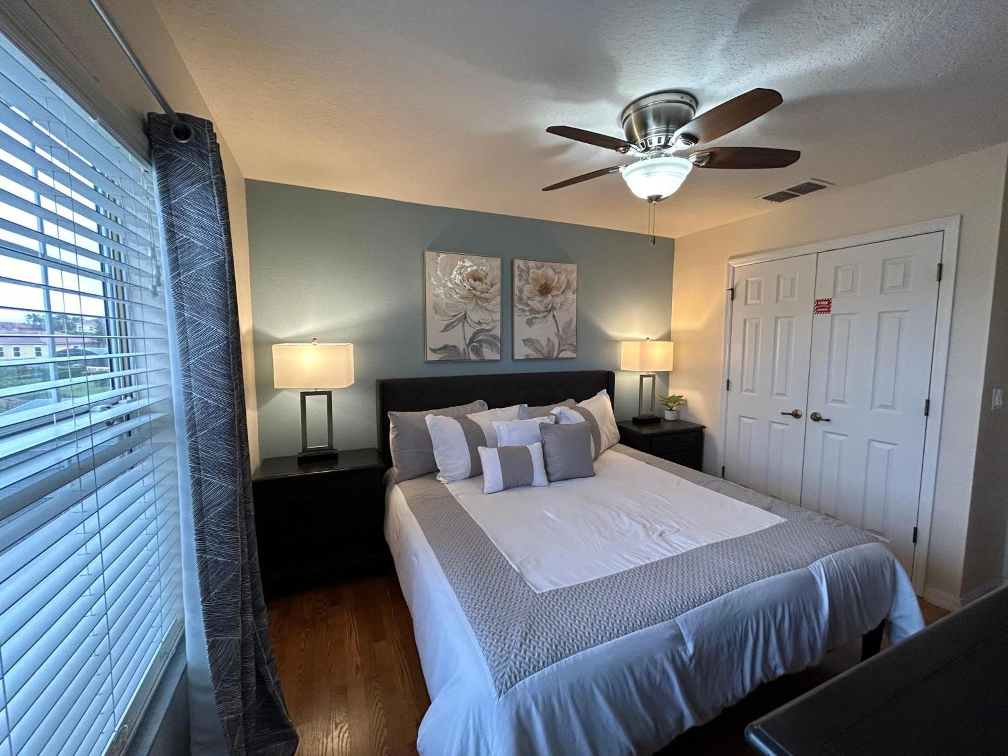 New! Lakefront Views- Encantada Townhouse Hébergement de vacances